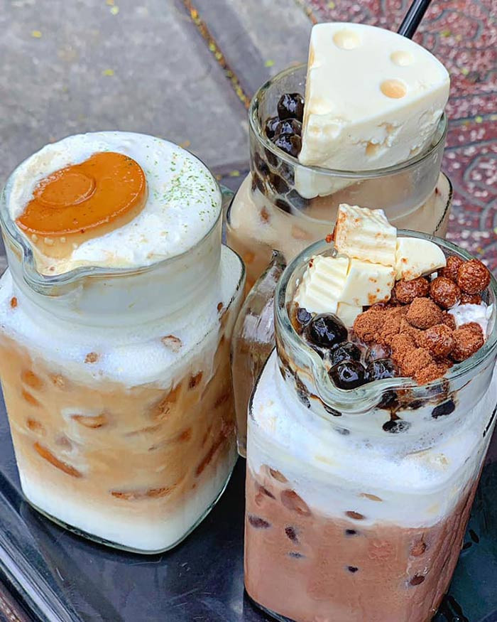 Ảnh ly trà sữa khoai môn macchiato béo ngậy làm hình nền