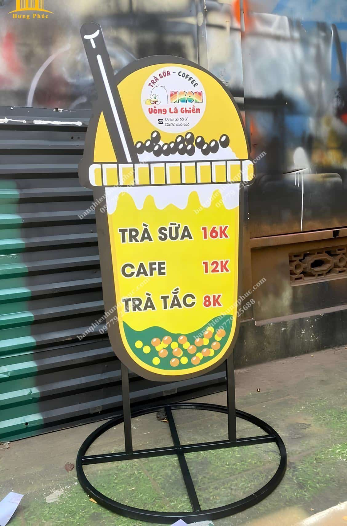 Bảng hiệu trà sữa thu hút khách hàng