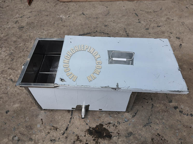 Bể tách mỡ inox quán trà sữa được thiết kế thông minh