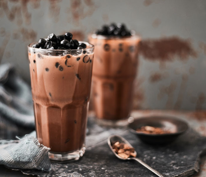 Hình ảnh trà sữa socola thơm ngon với các loại topping