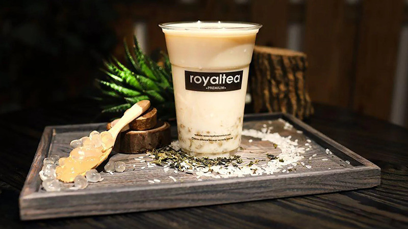 Ly trà sữa kem cheese đặc trưng của RoyalTea, một lựa chọn tuyệt vời tại quán trà sữa gần đây hiện đang mở