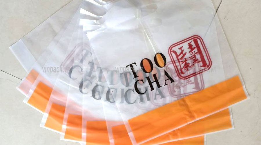 Mẫu túi đựng trà sữa loại 1 ly và 2 ly, chất liệu dẻo dai với đường cắt seal hai bên tiện lợi.