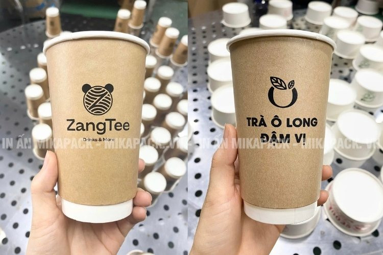 Máy móc hiện đại trong quy trình sản xuất và in ấn ly trà sữa