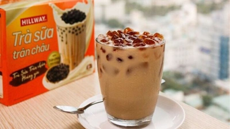 Trà sữa trân châu Hillway với topping kèm theo
