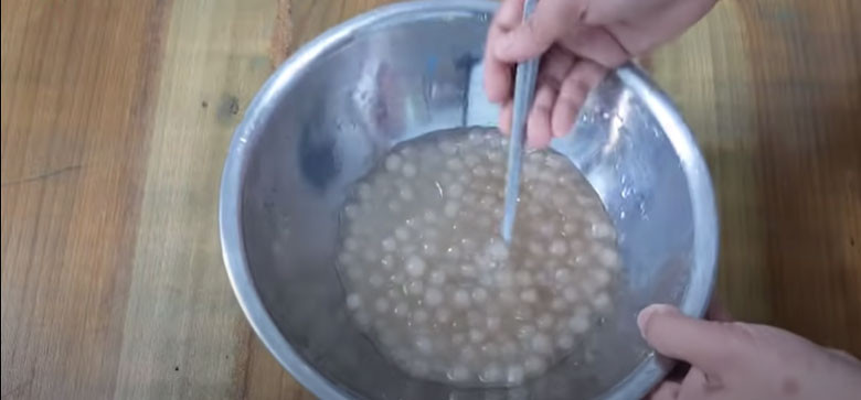 Trân châu trắng dai ngon đã hoàn thành cho trà sữa hoa nhài